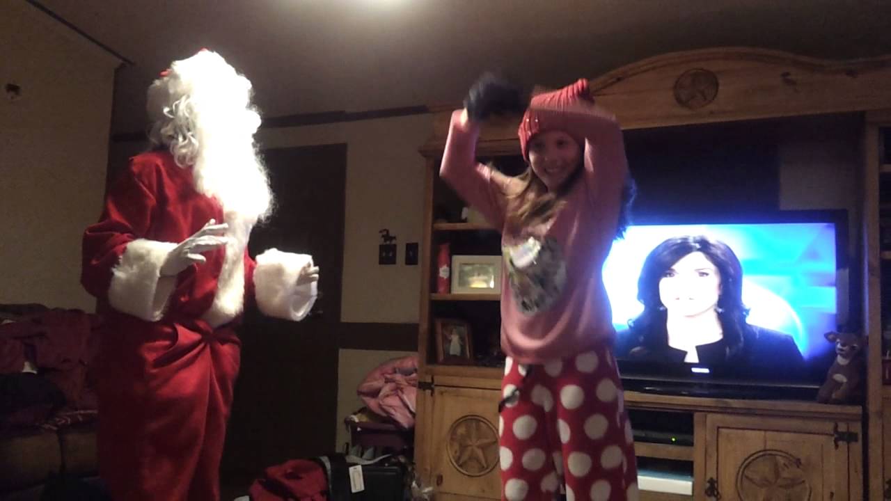 Santa Performance Shake it Santa performance 2012 - YouTube