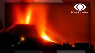 Cume de vulcão nas Ilhas Canárias desaba com peso da lava