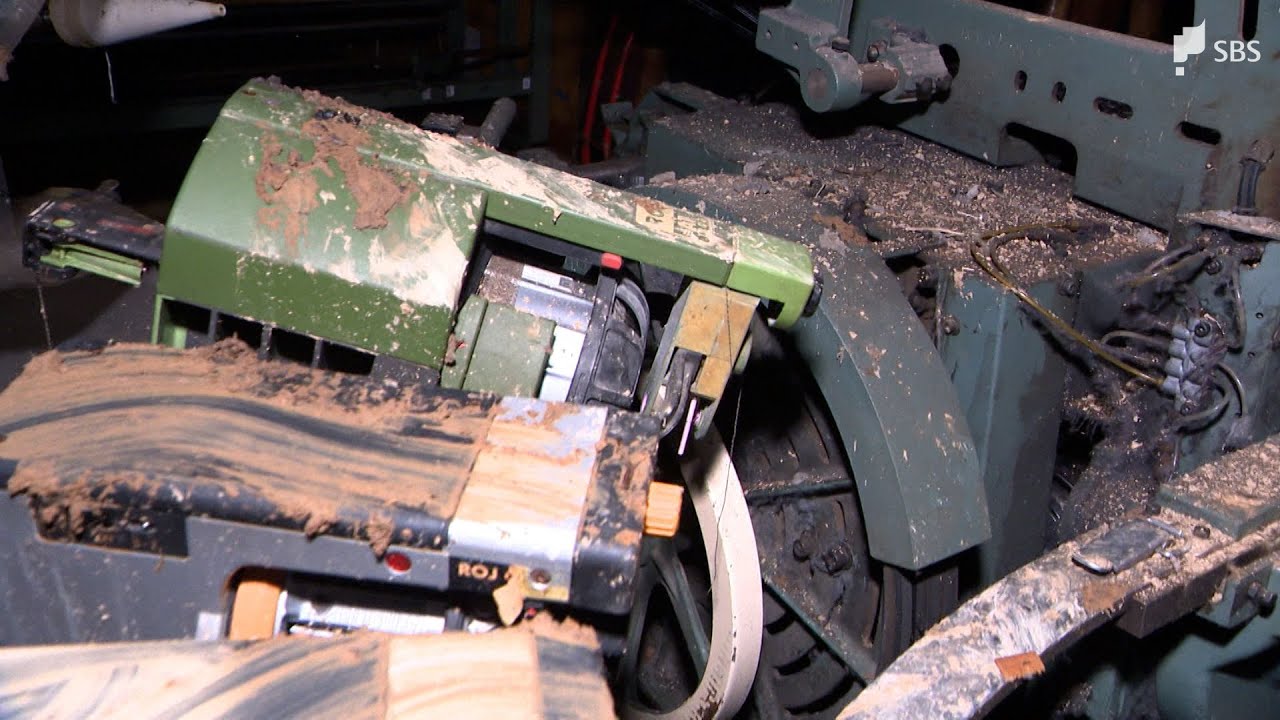 「心が折れそう」竜巻で伝統の遠州織物に被害 創業77年の工場で織機10機が水浸しに=静岡・牧之原市