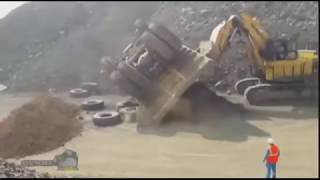 Crash,The Biggest Trucks In The World! Крупнейшие Грузовики в Мире!