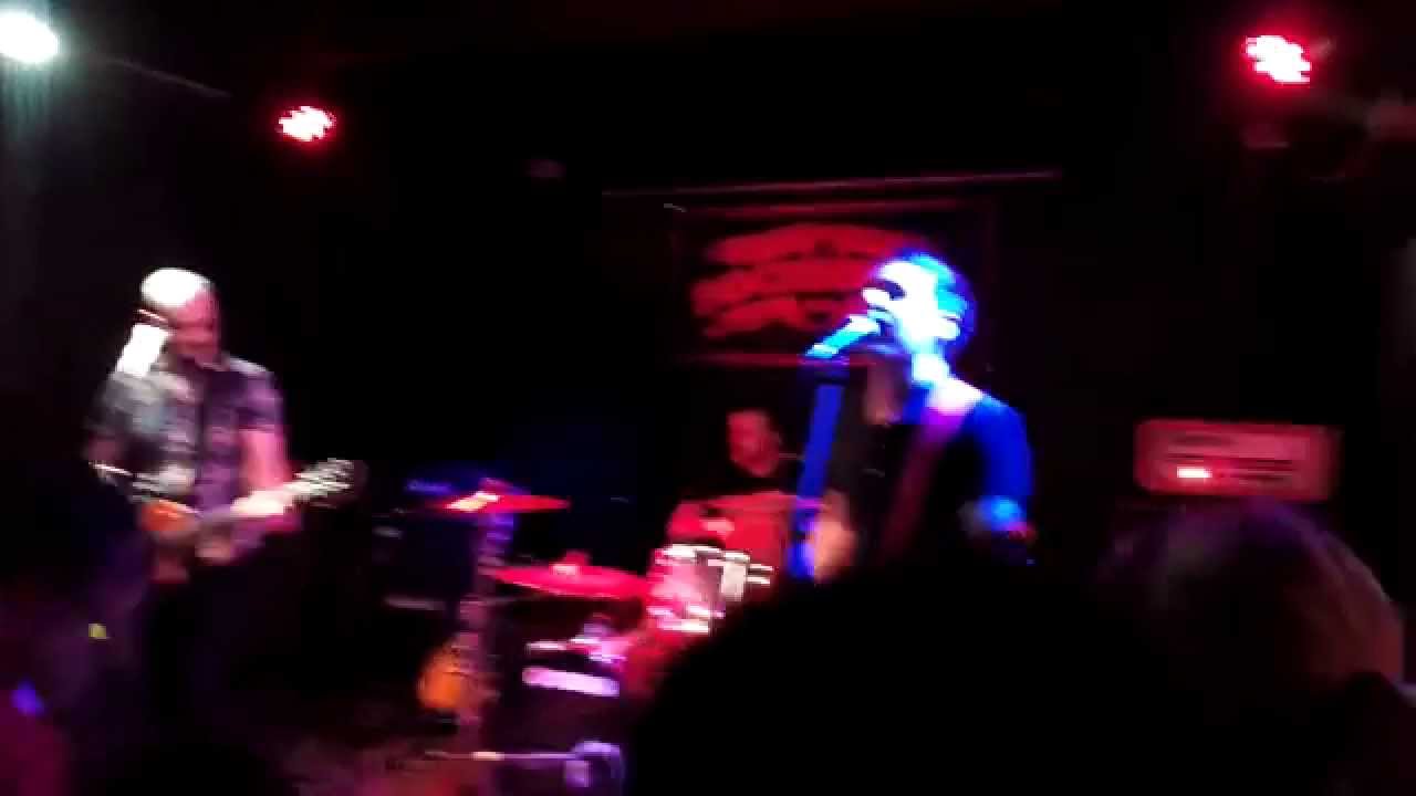 The Gundown - Trashtown Fist / Bittersweet @Rocksound 11/10/2014