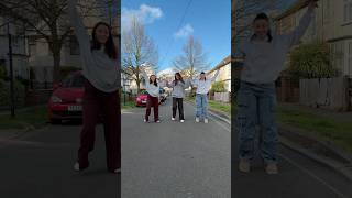 blue skies in london town 🌞