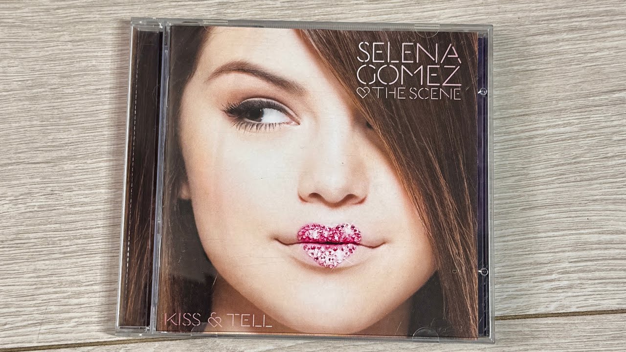 Selena Gomez & The Scene - Kiss & Tell (2009) “CD Unboxing”