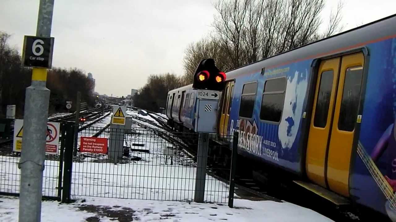 (HD) A snowy day at Sandhills Station 19/01/2013