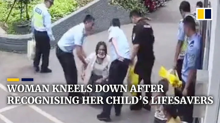 Chinese woman kneels down after recognising men who saved her child’s life - DayDayNews