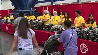 Mayor Sylvester Turner hosts back-to-school event