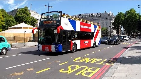 Buses at Marble Arch 11/08/2017