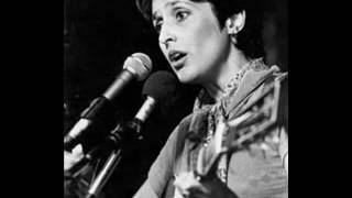 Video thumbnail of "JOAN BAEZ ~ Txoria Txori ~ 360p"