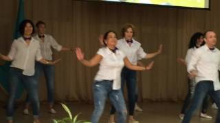Танец мам на выпускном 27 школы