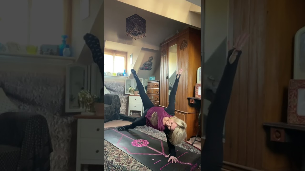 Yoga for upper body strength-no need for gym!! @LiformeYoga 