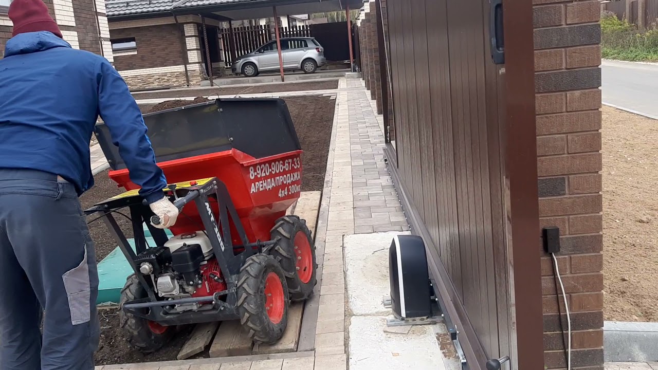 мотомул возит перегной туда куда нельзя заезжать любой другой технике.г.Владимир