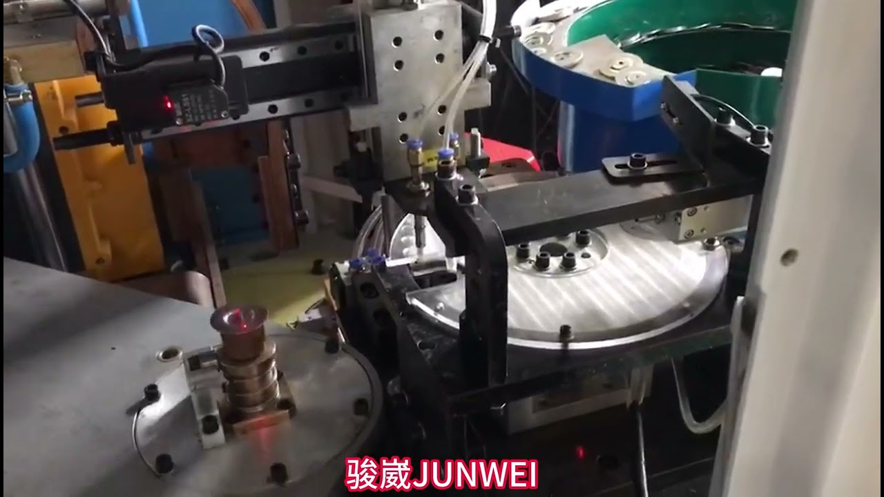 Fully automatic spot welding machine Vibration disc feeding operation process.