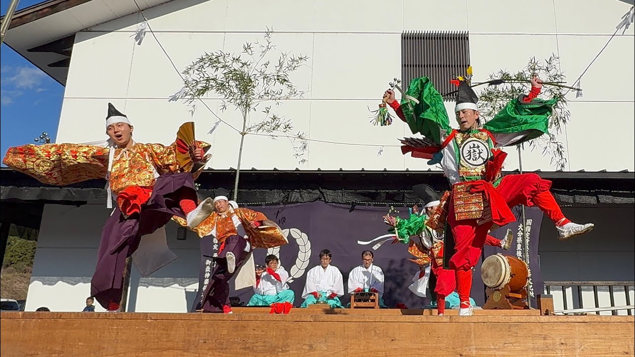 頌春舞初(1月3日)神開   御嶽神楽