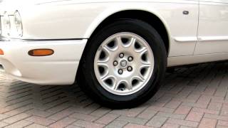 2001 JAGUAR XJ8 White Onyx  A2675