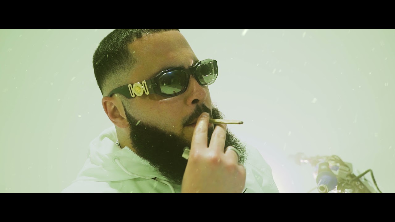 Guarda KR Malsain - Electric (Clip Officiel) su YouTube Guarda KR Malsain - Electric (Clip Officiel) su YouTube