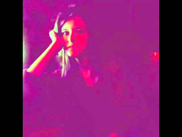 YouTubeでEzgi Okşaş feat Aborjin - Saplanınca Karanlığaを視聴 YouTubeでEzgi Okşaş feat Aborjin - Saplanınca Karanlığaを視聴