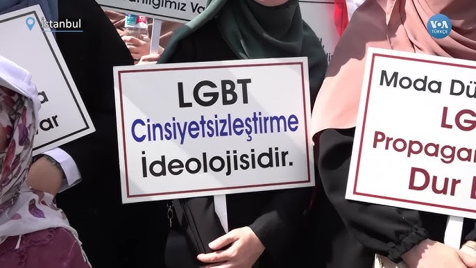 Zelenogorskdan yalangoch qizlar