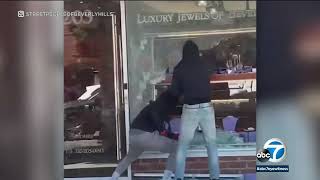 Smash-and-grab robbers with sledgehammers target Beverly Hills jewelry store, police say l ABC7