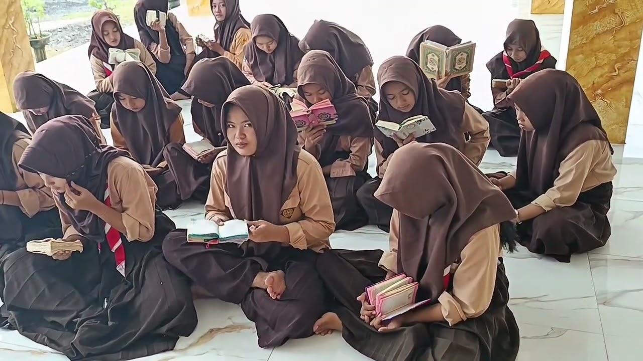 Program khotmil qur'an siswa-siswi MTs. Al-Haromain, Jum'at 6 Februari 2026.