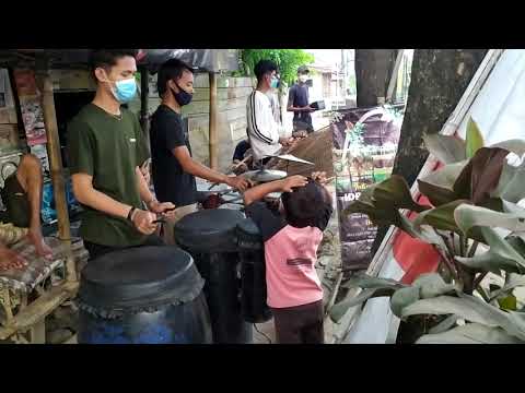 Aku sekuat hati bertahan#Haruskah ku mati#arief#(cover angklung)Angklung version