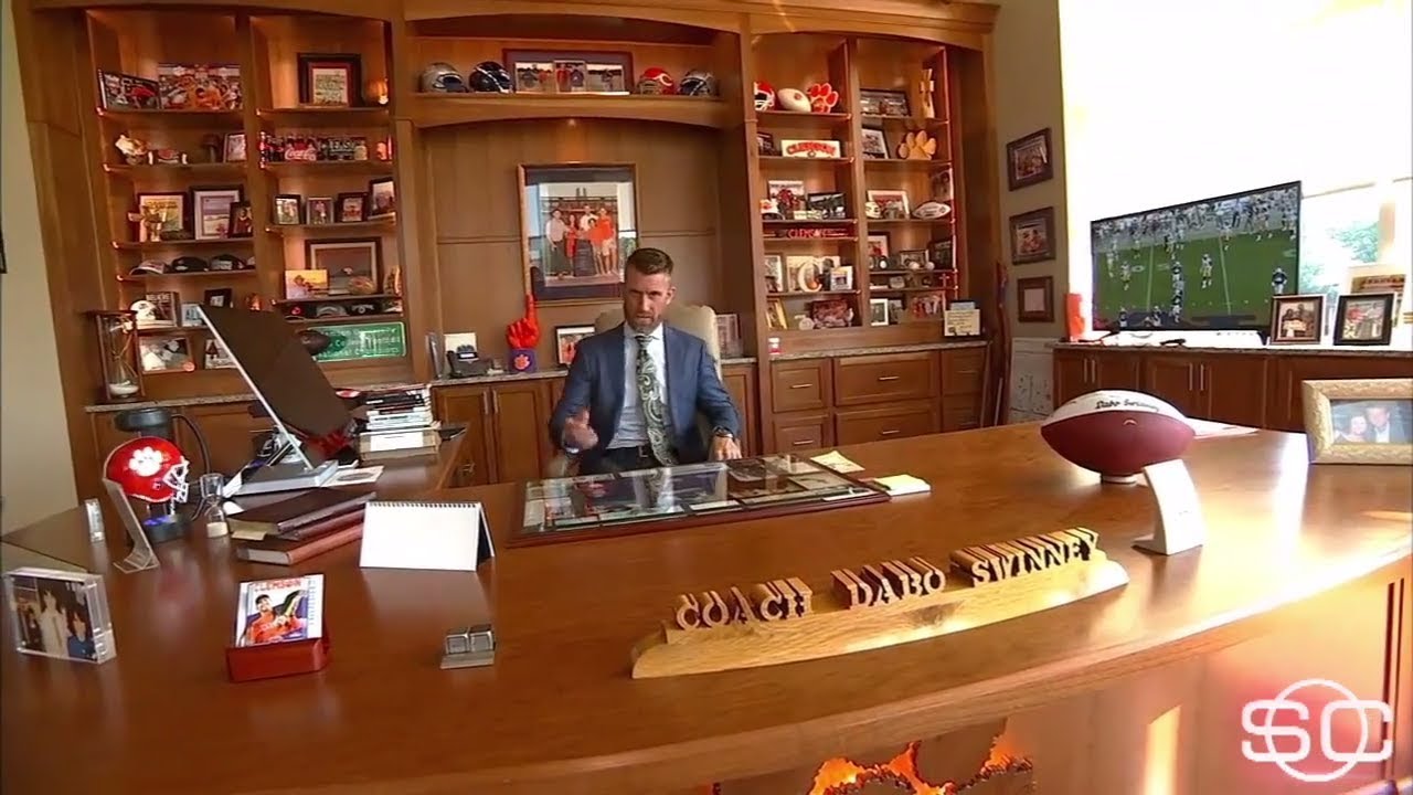 Marty Smith Tours Clemson S Football Facility Espn