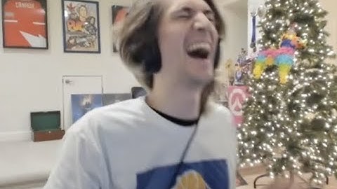 XQC Reacts to the Perfect Timing Clip of Forsen