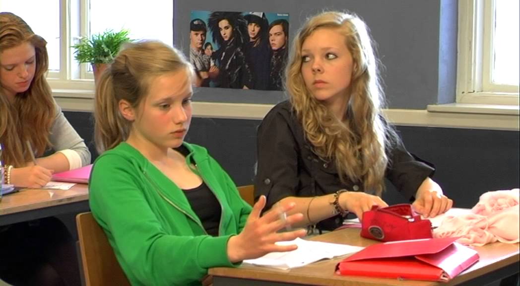 Herningsholmskolen 8a   Juni 2009   Scoretricks - YouTube