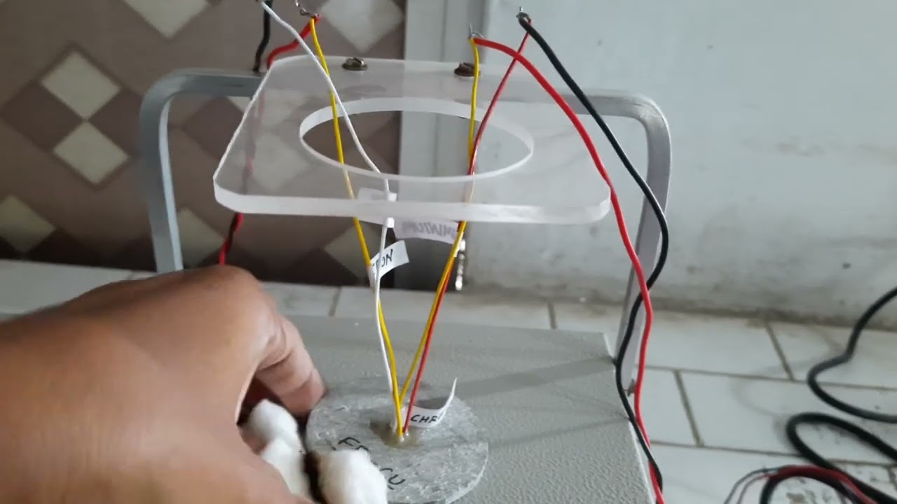 Neutral temperature of Iron copper thermocouple experiment