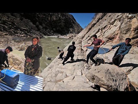 Bringing a plate from the river for Leila's mountain hut and the happiness of Leila and Shahin