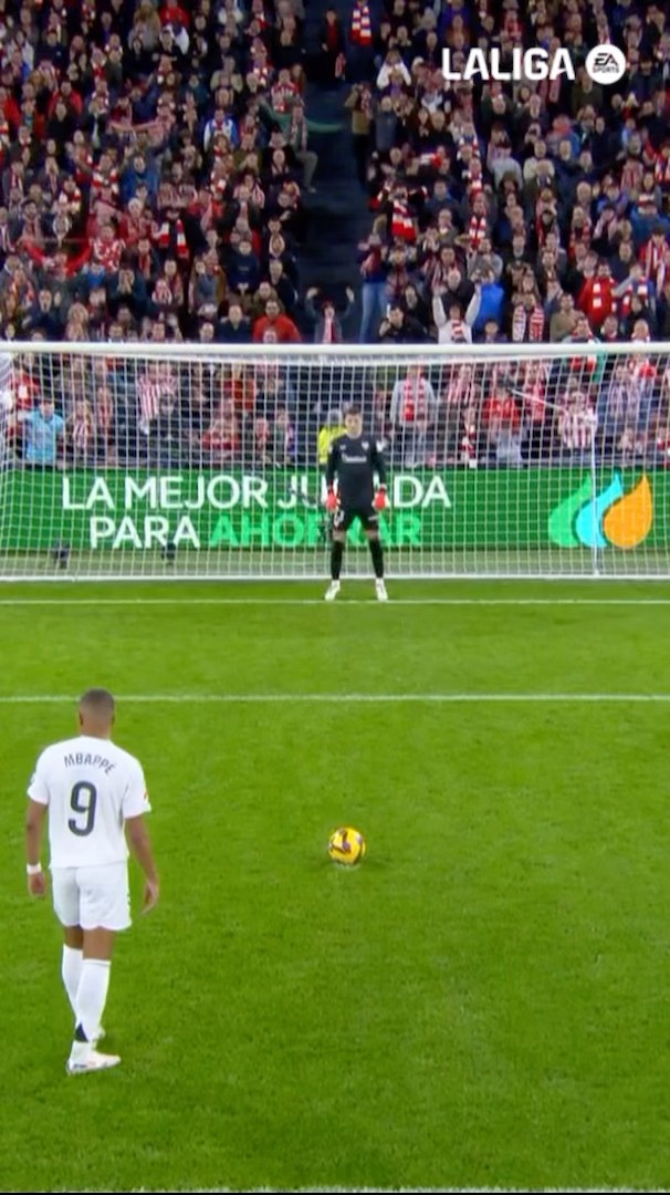 Agirrezabala stops MBAPPÉ’s penalty ?