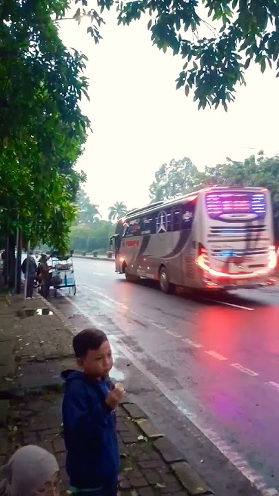 Bus Pebepe Masuk Dari Timur 👍 #shortvideo #busmaniacomunity #pebepe #teloletbasuri