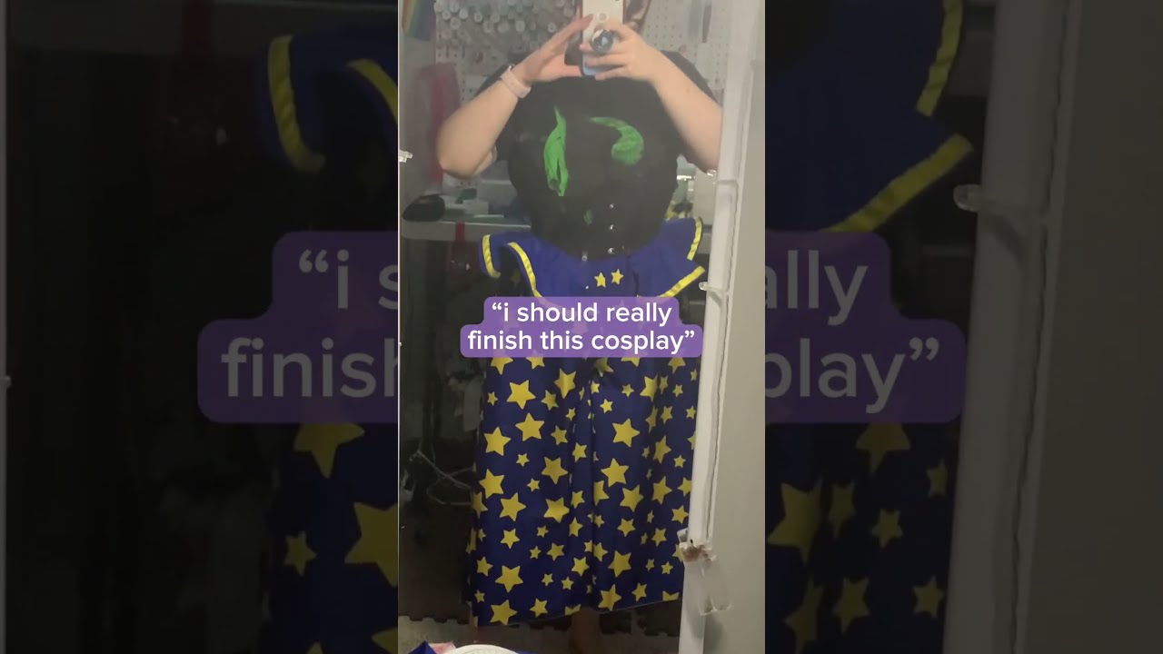 This Cosplayer Might Have Too Many Costumes Cosplay Rapunzel Sixthemusical Fnaf Comicon