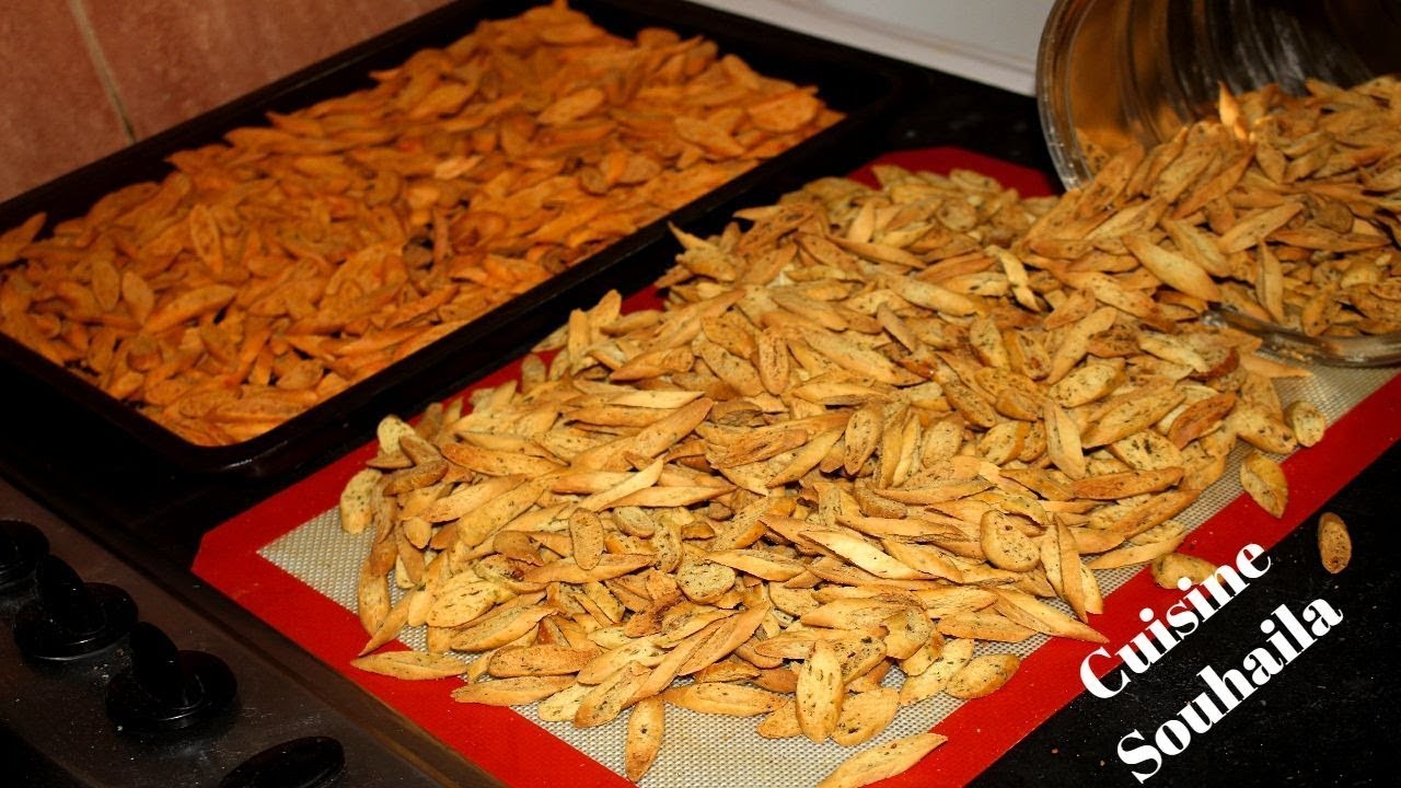 من اليوم مغتشري الفقاص المالح هذه وصفة عجيبة بكمية كثيرة بنكهتين مع طريقة الاحتفاظ به باش يبقى مقرمش