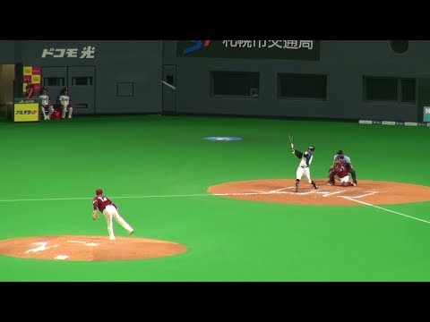 20190731 外野フェンスの溝にボールが挟まってエンツーだから戻って！の石井一成