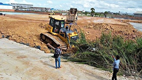 Continue project!! Best the land filling on massive swamp by SHANTUI dozer push soil&25.5ton truck