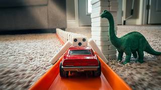 Hot Wheels vs Dominos and Dinosaurs