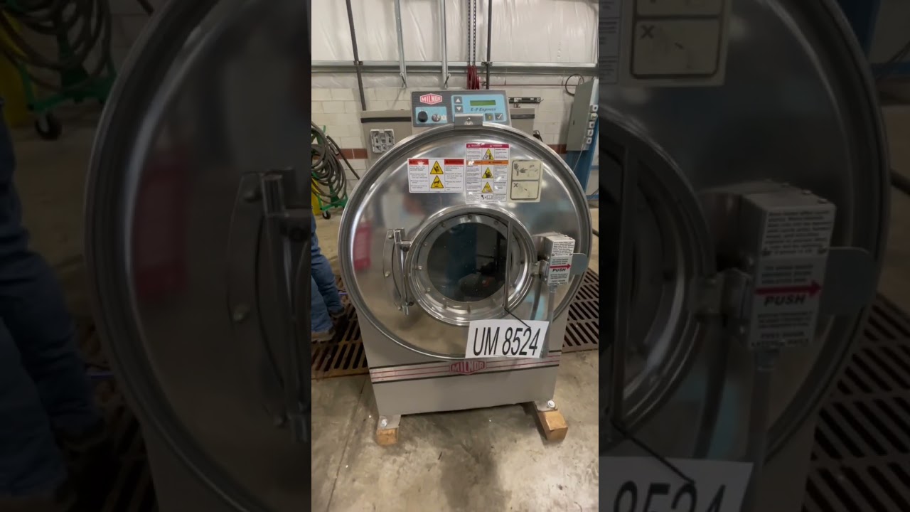 SOLD | UM-8524 | Milnor 60 Lb. Open Pocket Washer Extractor