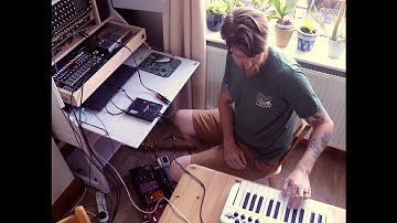 Creating a hypnotic Shoegaze Trip Hop song with the Polyend Tracker Mini.