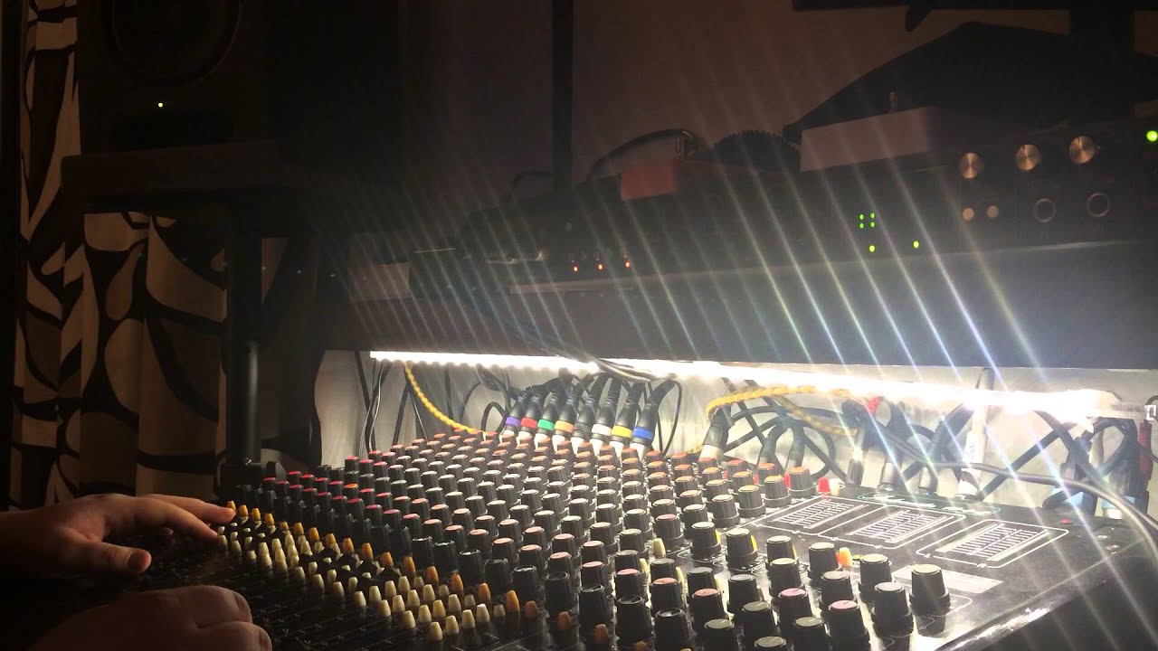 Mad Calypso dubbin 'Bless The Selector' riddim