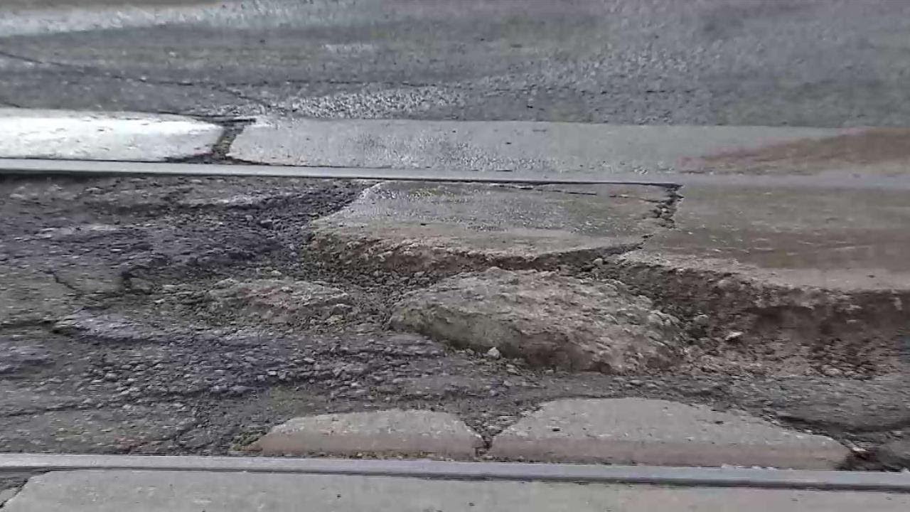 Toronto's deepening pothole problem - YouTube