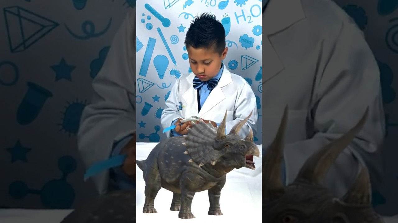 😱 Triceratops Dinosaur 😱 