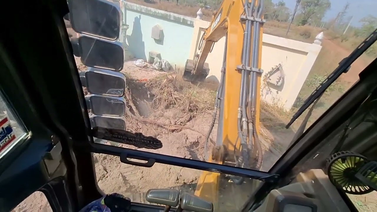 มุมมองคนขับรถแม็คโครเล็ก xcmg xe60cb 