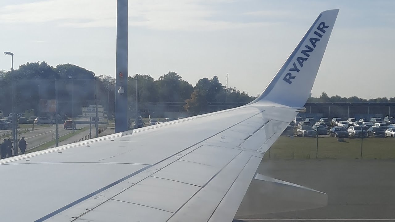 Ryanair | Boeing 737-800 | Depature from Airport Weeze