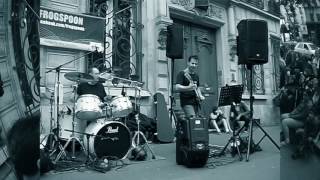 LIVE "Until The End Of The World" (U2 Cover Reprise) Street Musicians, Band, Buskers, Paris, France chords