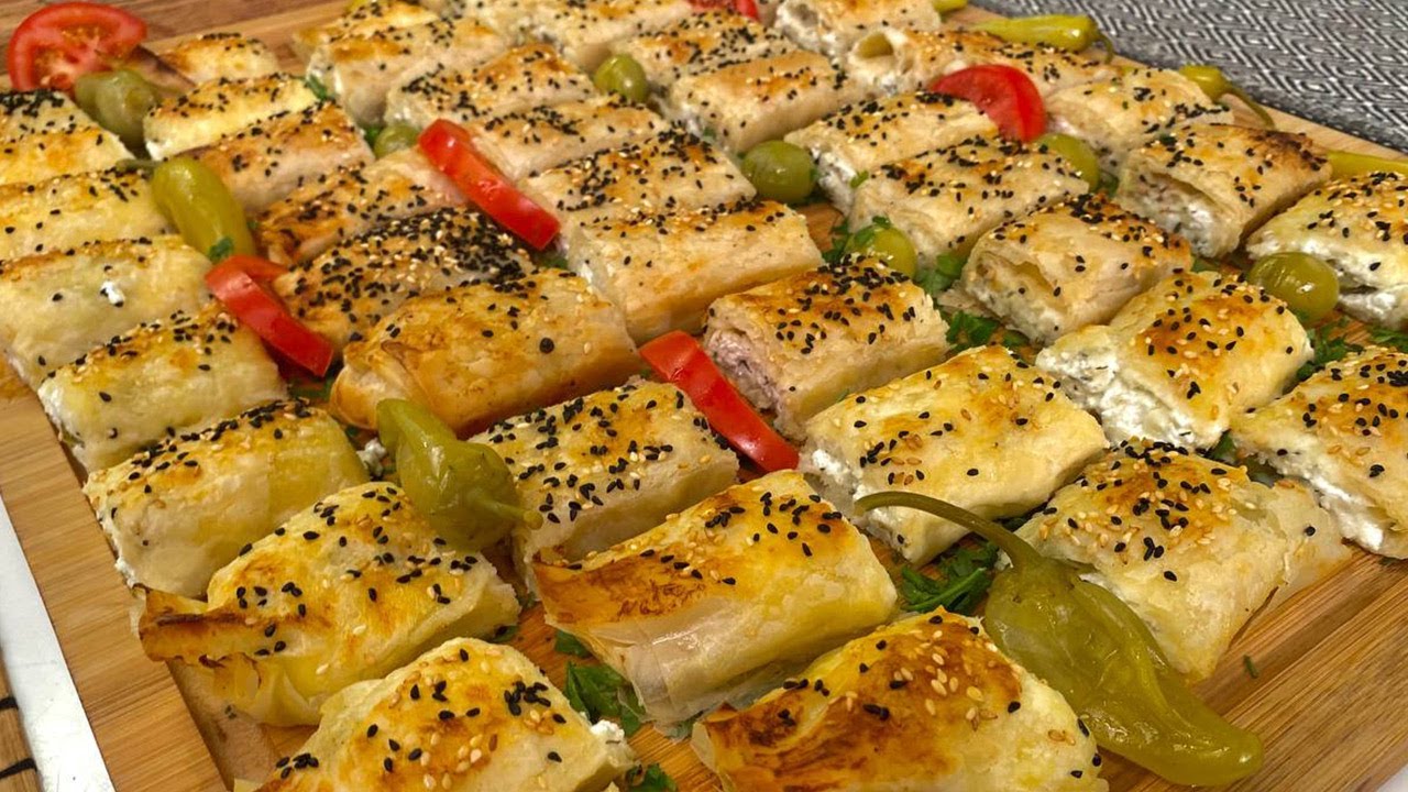 طريقة عمل بوريك الجبنة والزعتر | العزومة مع الشيف فاطمة أبو حاتي