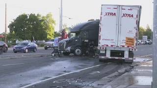 Big rig crash causing delays in Antelope