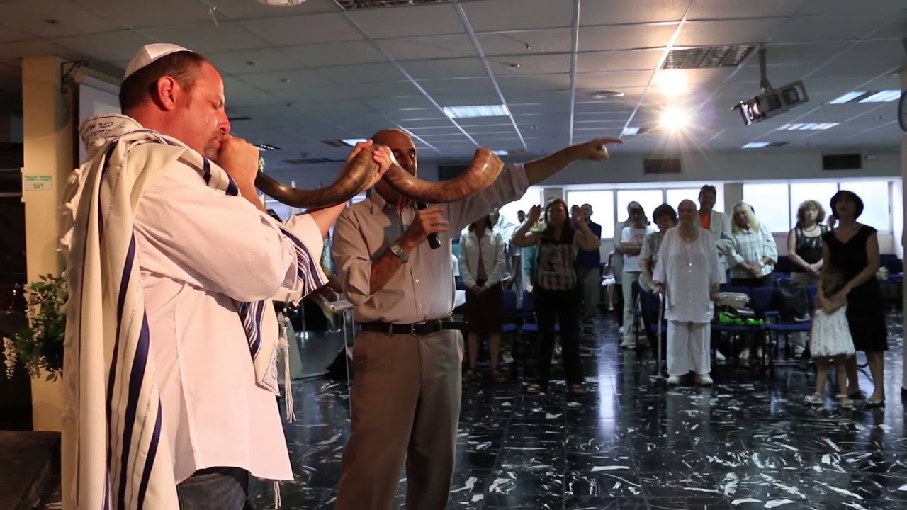 Blasting the Shofars at Tiferet Yeshua in Tel Aviv YouTube