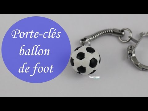 Porte clé ballon de foot au crochet: tuto gratuit, débutant, idée