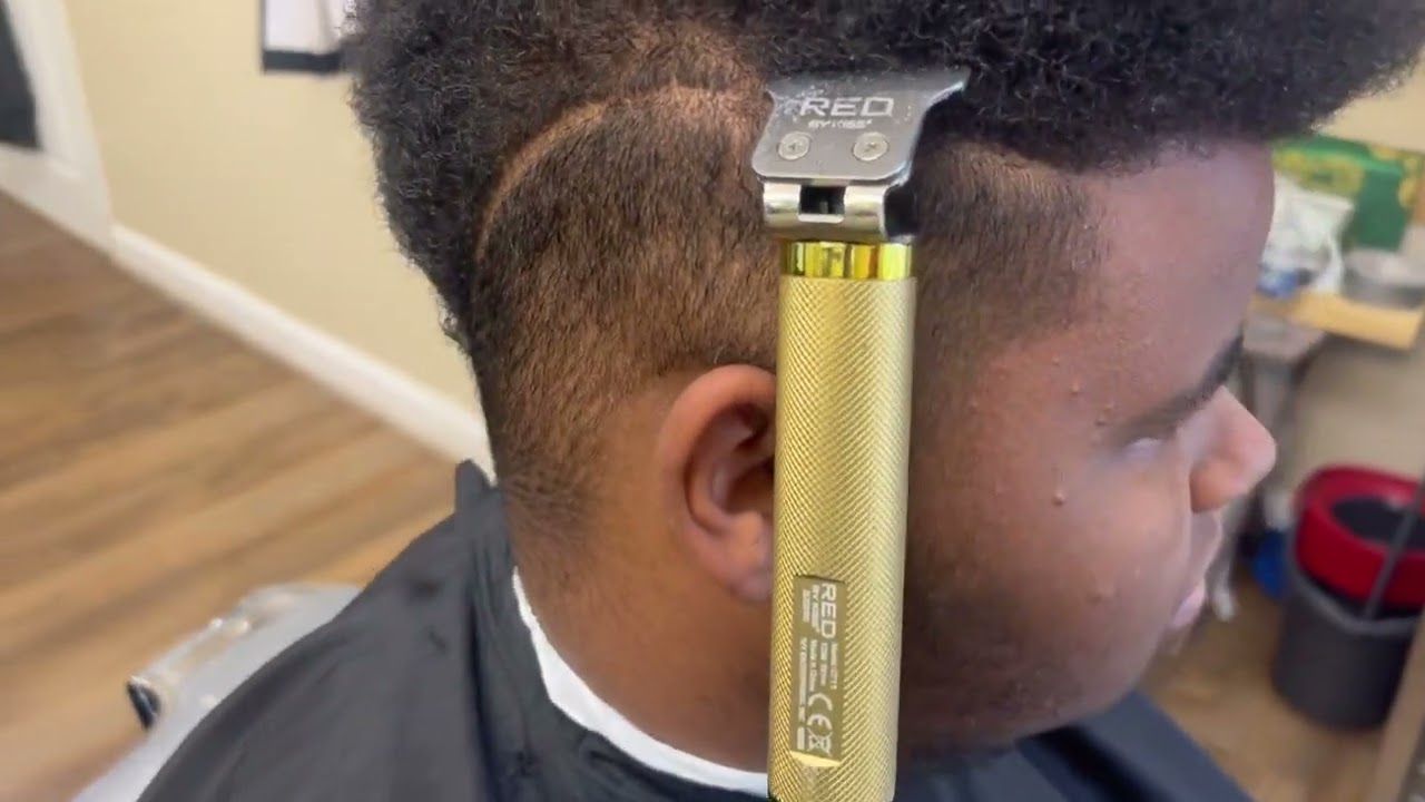 Red Trimmer by Kiss, Biggest Trimmer Flaw I Have Experience, Stuck in Clients Hair & Stopped Working