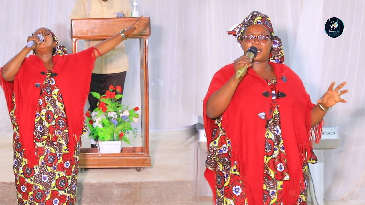 Stella  nijye wa mugore abyiniye Imana  umudiho -  Yesu Christo niyamamare - Umwishingizi